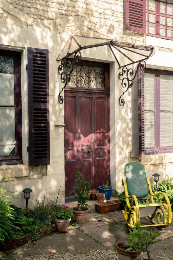 L'Escapade Place Voltaire Vermenton Экстерьер фото