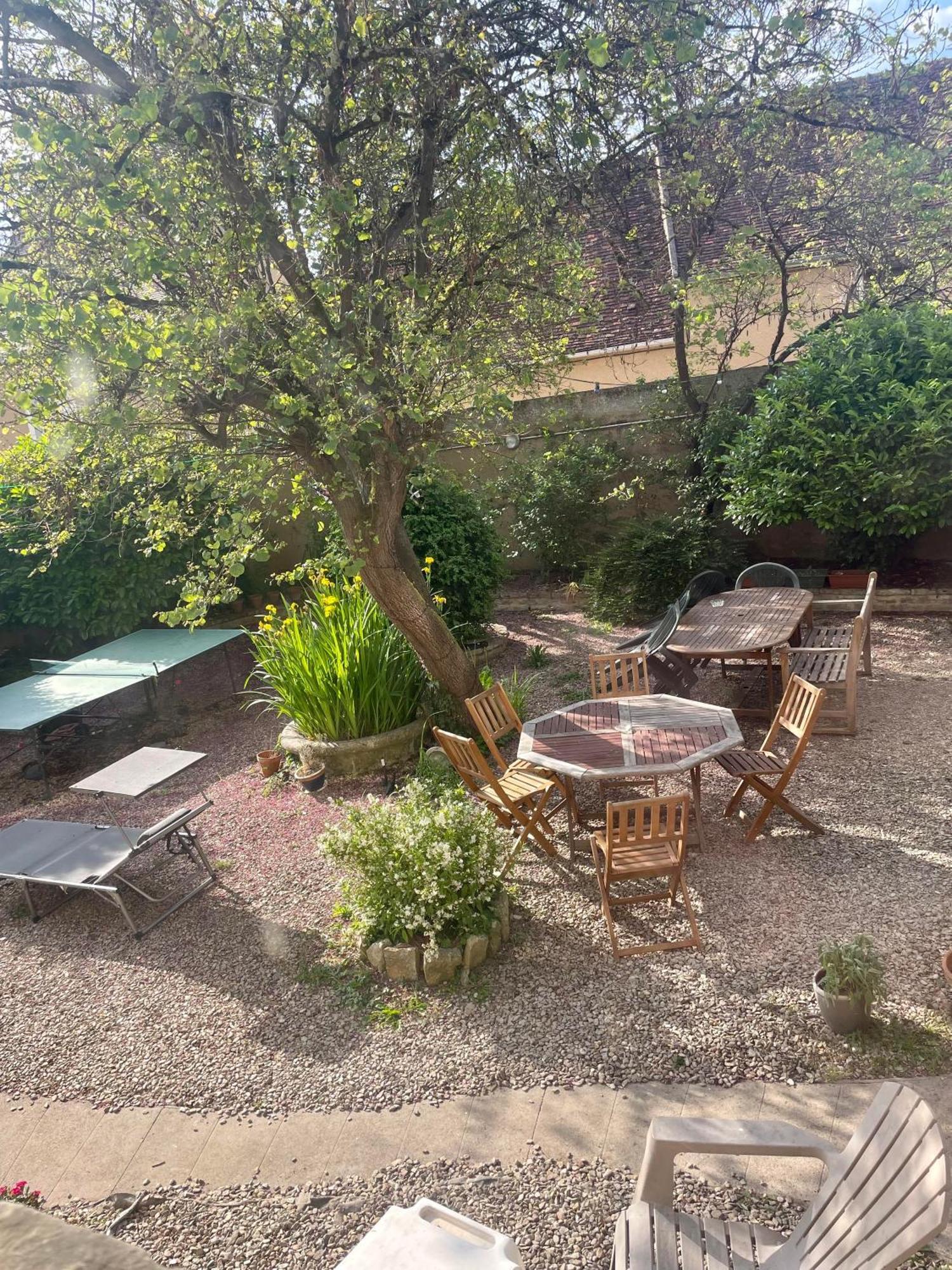 L'Escapade Place Voltaire Vermenton Экстерьер фото